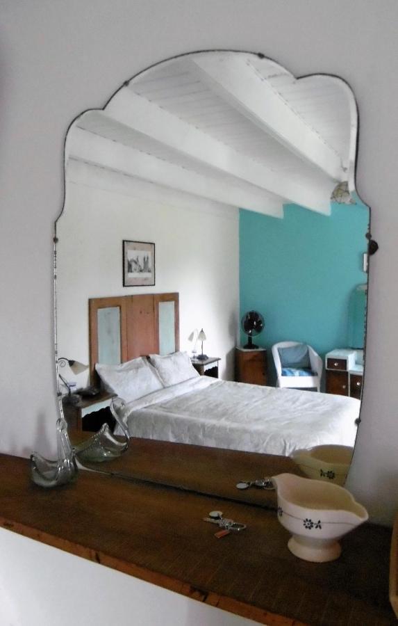 La Bicyclette Bleue Bed & Breakfast Montpinchon Eksteriør bilde